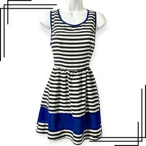 A'gaci Women's M Sleeveless Striped Dress